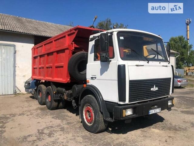 Белый МАЗ 551605, объемом двигателя 14.86 л и пробегом 300 тыс. км за 17000 $, фото 1 на Automoto.ua