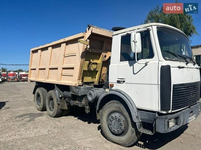 Белый МАЗ 551605, объемом двигателя 14.9 л и пробегом 190 тыс. км за 10400 $, фото 1 на Automoto.ua