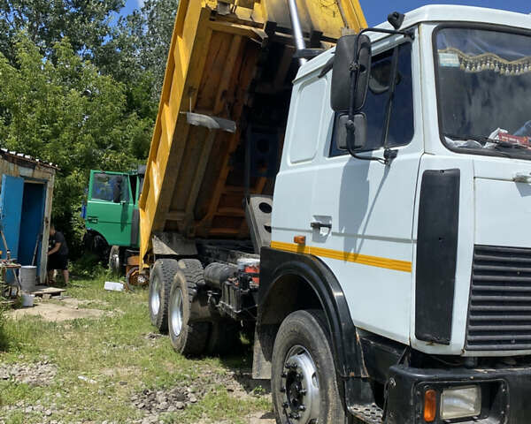 Белый МАЗ 551605, объемом двигателя 14.8 л и пробегом 2 тыс. км за 16000 $, фото 1 на Automoto.ua