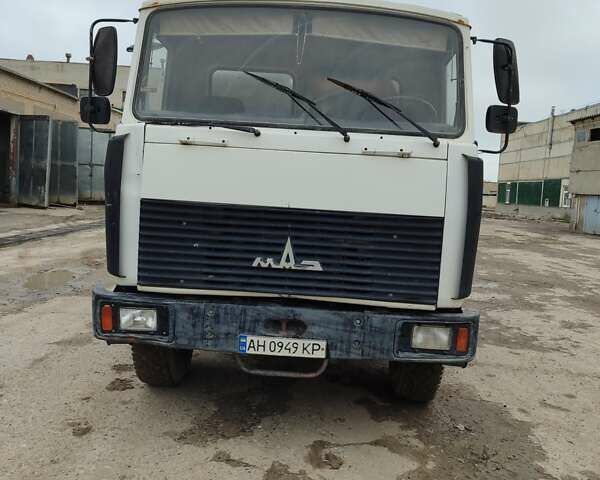 Белый МАЗ 555102, объемом двигателя 11.15 л и пробегом 145 тыс. км за 12000 $, фото 1 на Automoto.ua