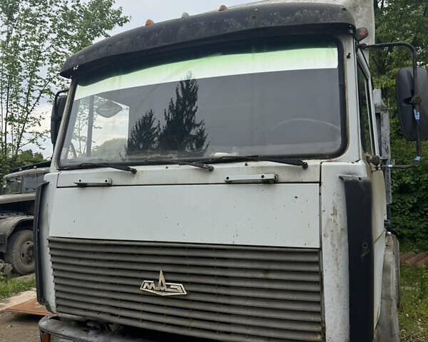 Белый МАЗ 6422, объемом двигателя 14.8 л и пробегом 50 тыс. км за 8000 $, фото 1 на Automoto.ua
