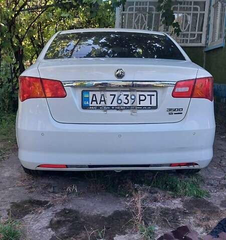 Білий МГ 350, об'ємом двигуна 1.5 л та пробігом 152 тис. км за 5861 $, фото 1 на Automoto.ua