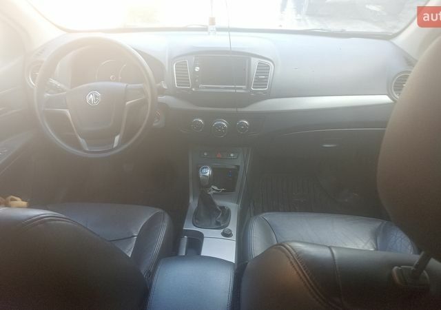 Білий МГ 350, об'ємом двигуна 1.5 л та пробігом 150 тис. км за 5499 $, фото 1 на Automoto.ua