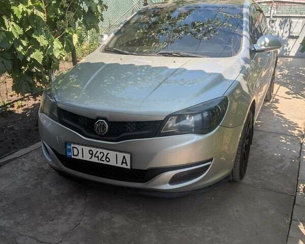 Серый МГ 350, объемом двигателя 1.5 л и пробегом 206 тыс. км за 3650 $, фото 1 на Automoto.ua