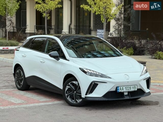 Белый МГ 4, объемом двигателя 0 л и пробегом 35 тыс. км за 18500 $, фото 1 на Automoto.ua