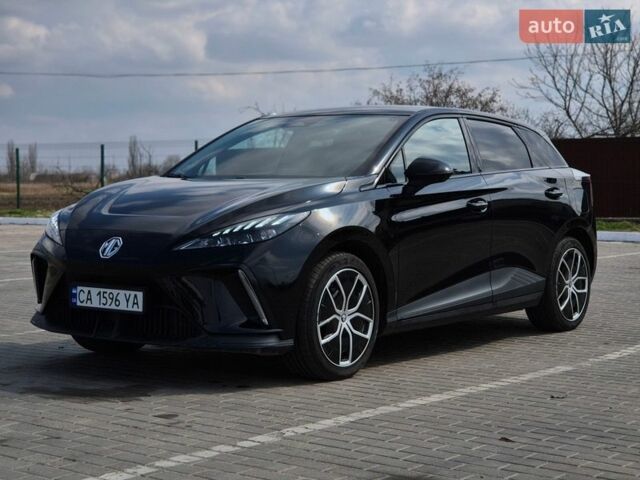 Черный МГ 4, объемом двигателя 0 л и пробегом 60 тыс. км за 16900 $, фото 1 на Automoto.ua