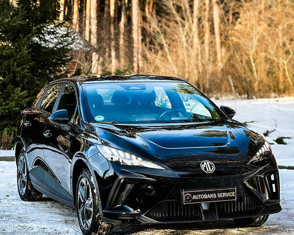 Черный МГ 4, объемом двигателя 0 л и пробегом 19 тыс. км за 17500 $, фото 1 на Automoto.ua