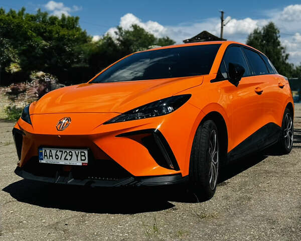 Помаранчевий МГ 4, об'ємом двигуна 0 л та пробігом 10 тис. км за 23000 $, фото 1 на Automoto.ua