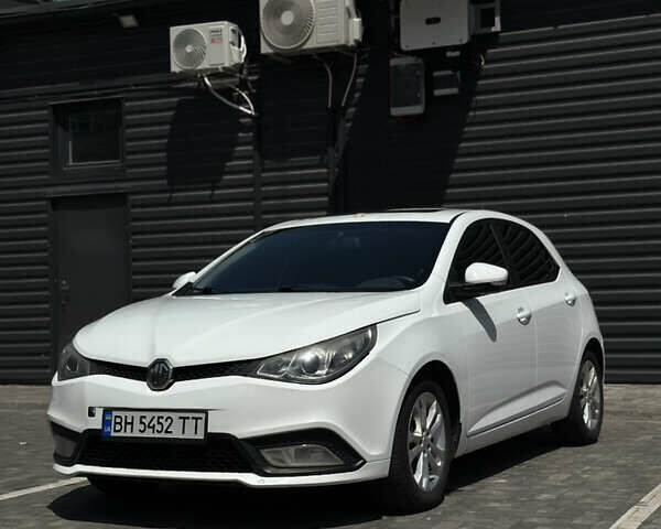 Белый МГ 5, объемом двигателя 1.5 л и пробегом 138 тыс. км за 5000 $, фото 1 на Automoto.ua