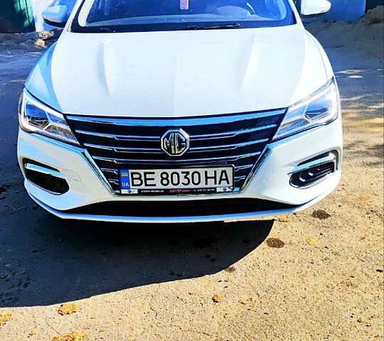 Белый МГ 5, объемом двигателя 1.5 л и пробегом 35 тыс. км за 14500 $, фото 1 на Automoto.ua