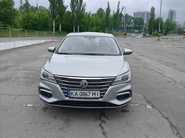 Серый МГ 5, объемом двигателя 1.5 л и пробегом 32 тыс. км за 11500 $, фото 1 на Automoto.ua