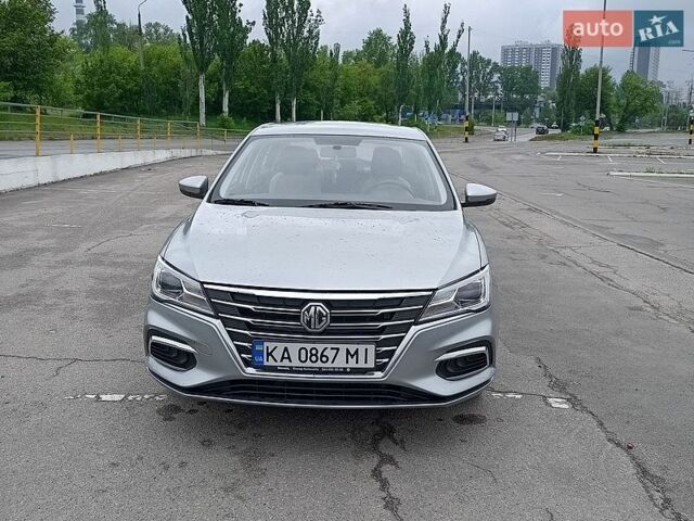 Серый МГ 5, объемом двигателя 1.5 л и пробегом 29 тыс. км за 12300 $, фото 1 на Automoto.ua