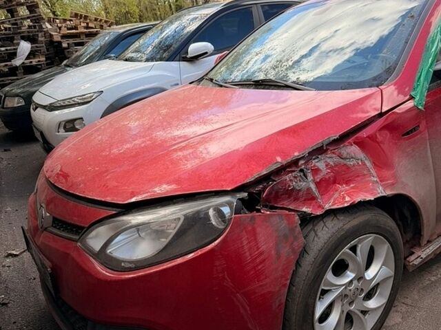 Красный МГ 6, объемом двигателя 1.8 л и пробегом 149 тыс. км за 2000 $, фото 1 на Automoto.ua