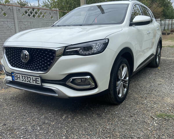 Белый МГ HS, объемом двигателя 2 л и пробегом 30 тыс. км за 19400 $, фото 1 на Automoto.ua