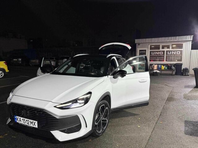 Белый МГ One, объемом двигателя 1.5 л и пробегом 30 тыс. км за 19000 $, фото 1 на Automoto.ua