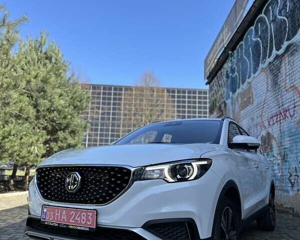 Белый МГ ZS EV, объемом двигателя 0 л и пробегом 156 тыс. км за 13599 $, фото 1 на Automoto.ua