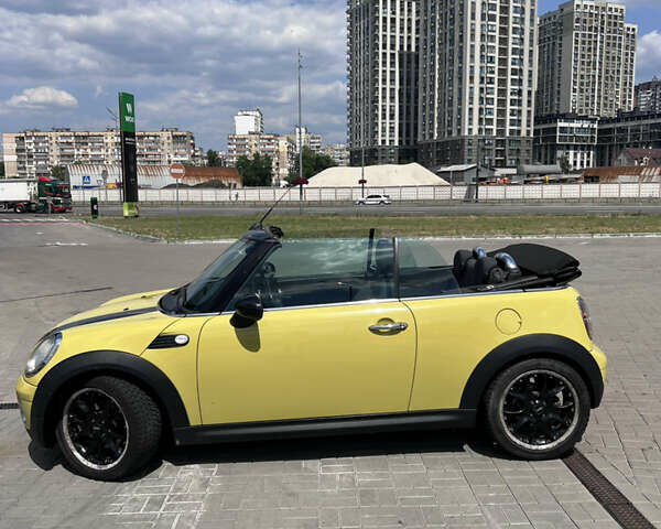 Жовтий Міні Cabrio, об'ємом двигуна 1.6 л та пробігом 85 тис. км за 8888 $, фото 1 на Automoto.ua