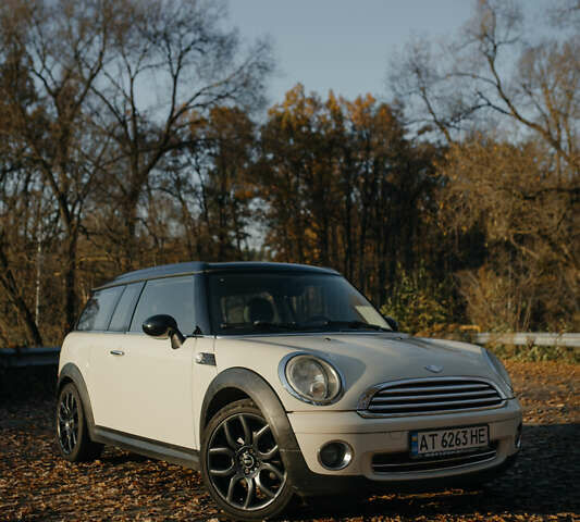 Белый Мини Клабмен, объемом двигателя 1.6 л и пробегом 200 тыс. км за 6000 $, фото 1 на Automoto.ua