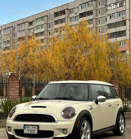 Белый Мини Клабмен, объемом двигателя 1.6 л и пробегом 198 тыс. км за 7900 $, фото 1 на Automoto.ua