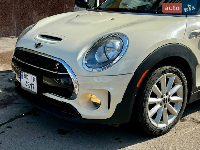 Бежевий Міні Клубмен, об'ємом двигуна 2 л та пробігом 200 тис. км за 13400 $, фото 1 на Automoto.ua
