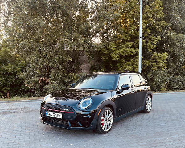 Чорний Міні Клубмен, об'ємом двигуна 2 л та пробігом 77 тис. км за 21000 $, фото 1 на Automoto.ua