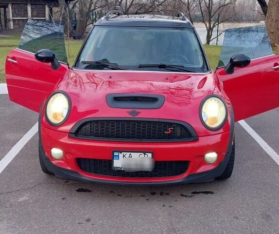 Мини Клабмен 2009 в Киеве на Automoto.ua Красный Мини Клабмен, объемом двигателя 0 л и пробегом 153 тыс. км за 8000 $, фото 1 на Automoto.ua