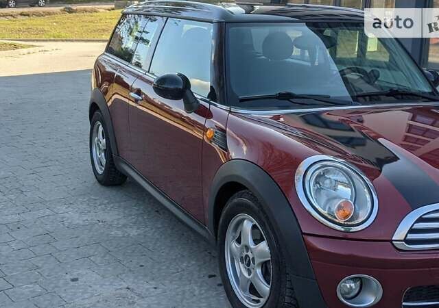 Красный Мини Клабмен, объемом двигателя 1.56 л и пробегом 235 тыс. км за 7800 $, фото 1 на Automoto.ua