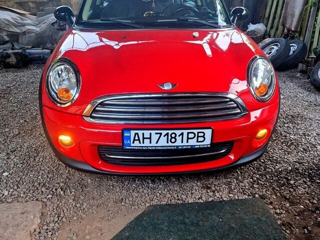 Красный Мини Клабмен, объемом двигателя 1.6 л и пробегом 86 тыс. км за 7500 $, фото 1 на Automoto.ua