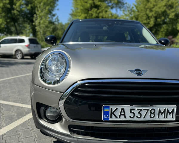 Сірий Міні Клубмен, об'ємом двигуна 1.5 л та пробігом 84 тис. км за 15500 $, фото 1 на Automoto.ua