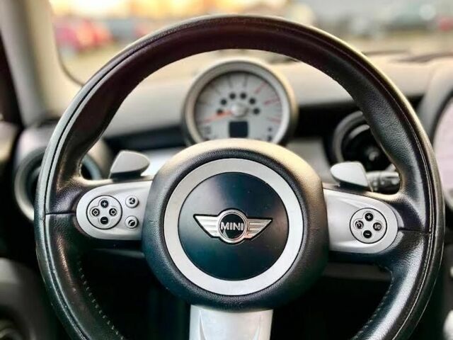 Чорний Міні Купер Д, об'ємом двигуна 1.6 л та пробігом 231 тис. км за 6666 $, фото 1 на Automoto.ua