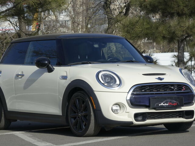 Білий Міні Cooper S, об'ємом двигуна 2 л та пробігом 120 тис. км за 16900 $, фото 1 на Automoto.ua