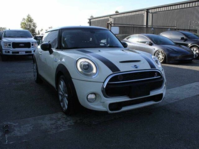 Белый Мини Купер С, объемом двигателя 2 л и пробегом 78 тыс. км за 2900 $, фото 1 на Automoto.ua