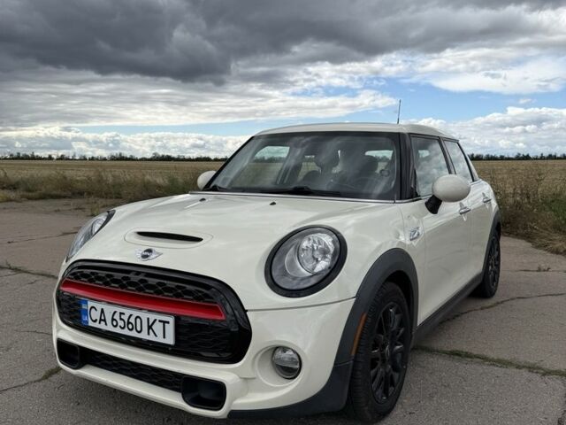 Білий Міні Cooper S, об'ємом двигуна 2 л та пробігом 129 тис. км за 13297 $, фото 1 на Automoto.ua