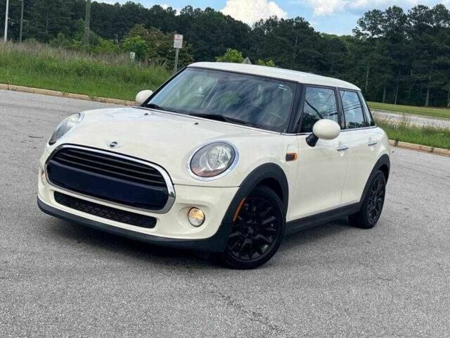 Білий Міні Cooper S, об'ємом двигуна 1.5 л та пробігом 45 тис. км за 1800 $, фото 1 на Automoto.ua