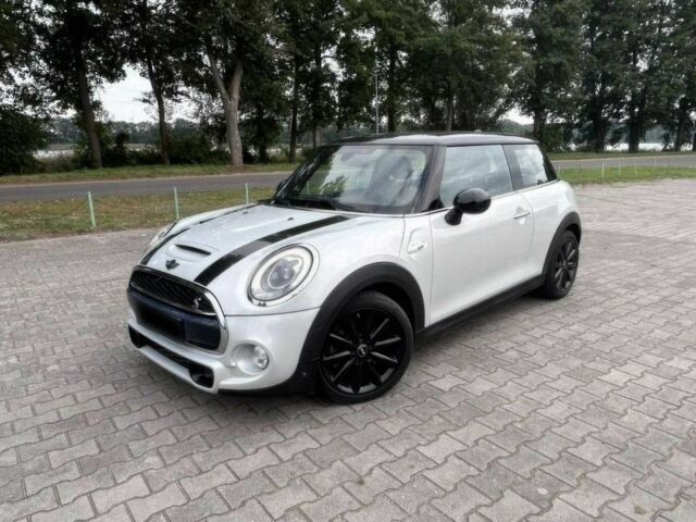 Белый Мини Купер С, объемом двигателя 1.5 л и пробегом 89 тыс. км за 8000 $, фото 1 на Automoto.ua