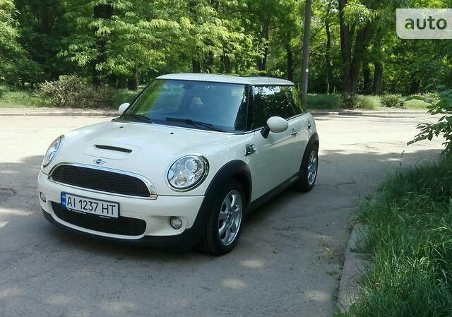 Бежевий Міні Cooper S, об'ємом двигуна 1.6 л та пробігом 88 тис. км за 10500 $, фото 1 на Automoto.ua