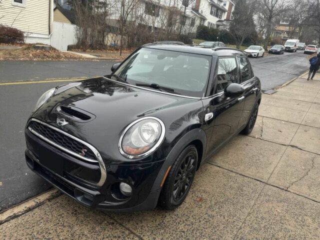 Черный Мини Купер С, объемом двигателя 2 л и пробегом 49 тыс. км за 5000 $, фото 1 на Automoto.ua