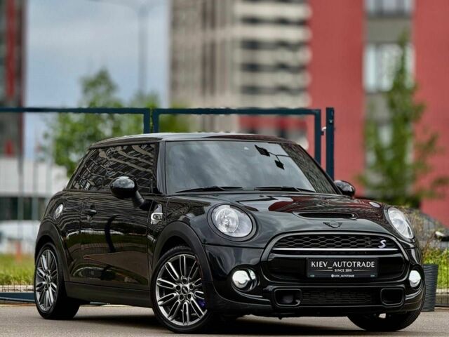 Чорний Міні Cooper S, об'ємом двигуна 2 л та пробігом 109 тис. км за 16900 $, фото 1 на Automoto.ua