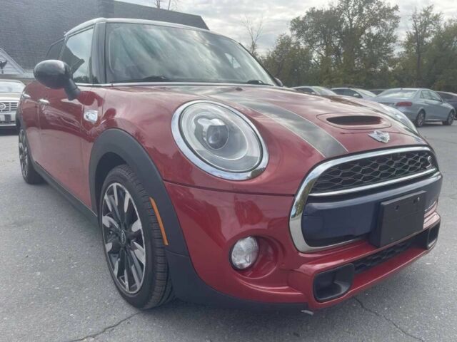 Червоний Міні Cooper S, об'ємом двигуна 2 л та пробігом 106 тис. км за 4012 $, фото 1 на Automoto.ua
