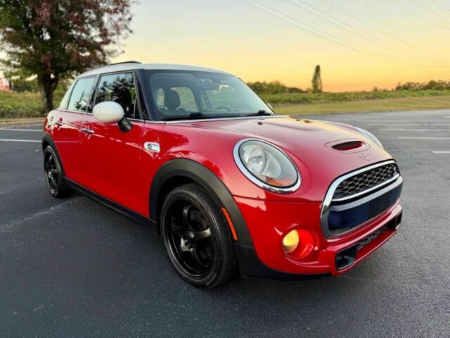 Червоний Міні Cooper S, об'ємом двигуна 2 л та пробігом 104 тис. км за 3387 $, фото 1 на Automoto.ua