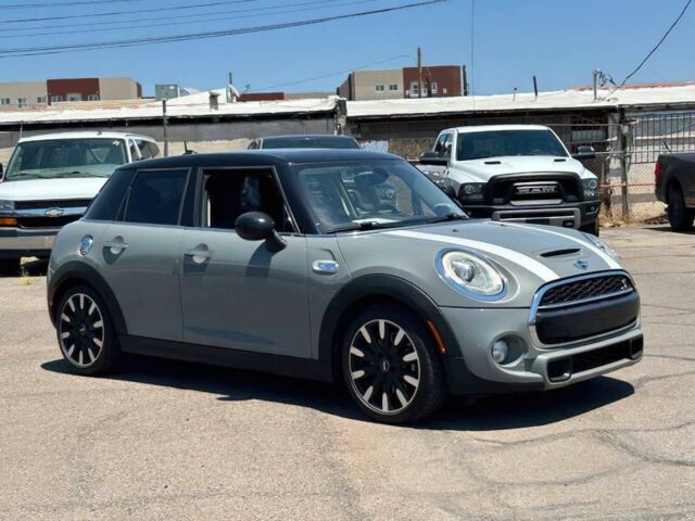 Сірий Міні Cooper S, об'ємом двигуна 2 л та пробігом 107 тис. км за 3397 $, фото 1 на Automoto.ua