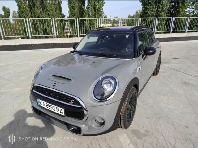 Серый Мини Купер С, объемом двигателя 2 л и пробегом 165 тыс. км за 23900 $, фото 1 на Automoto.ua