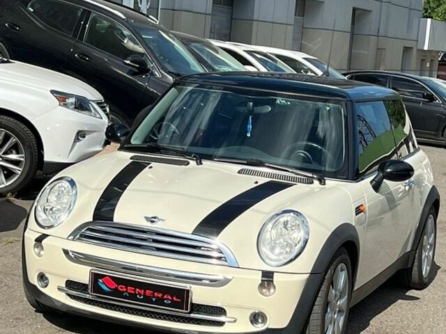 Білий Міні Cooper, об'ємом двигуна 1.6 л та пробігом 130 тис. км за 5888 $, фото 1 на Automoto.ua