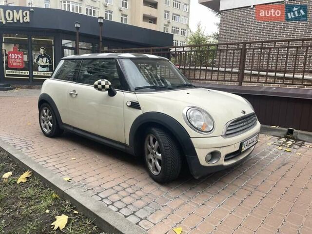 Міні Cooper 2007 у Києві на Automoto.ua Білий Міні Cooper, об'ємом двигуна 1.6 л та пробігом 170 тис. км за 4500 $, фото 1 на Automoto.ua