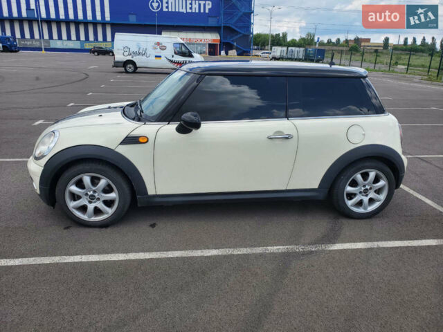Білий Міні Cooper, об'ємом двигуна 1.6 л та пробігом 232 тис. км за 3900 $, фото 1 на Automoto.ua