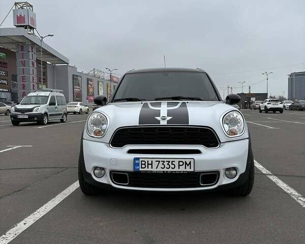 Белый Мини Купер, объемом двигателя 1.6 л и пробегом 180 тыс. км за 10000 $, фото 1 на Automoto.ua