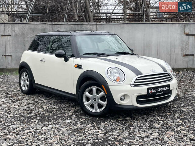 Белый Мини Купер, объемом двигателя 1.6 л и пробегом 178 тыс. км за 7990 $, фото 1 на Automoto.ua