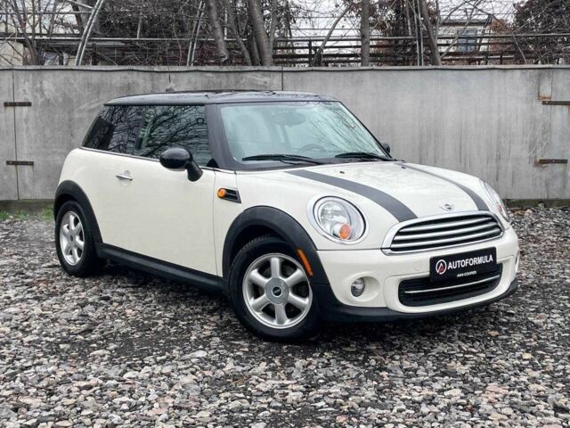 Белый Мини Купер, объемом двигателя 1.6 л и пробегом 174 тыс. км за 7190 $, фото 1 на Automoto.ua