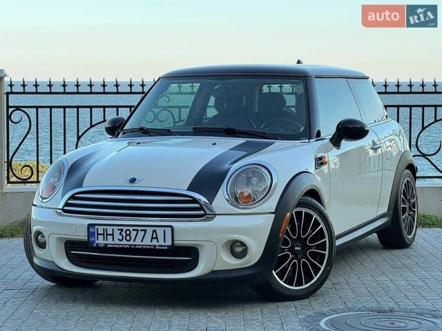 Білий Міні Cooper, об'ємом двигуна 1.6 л та пробігом 180 тис. км за 7200 $, фото 1 на Automoto.ua