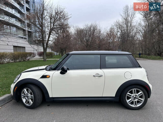 Білий Міні Cooper, об'ємом двигуна 1.6 л та пробігом 135 тис. км за 7500 $, фото 1 на Automoto.ua